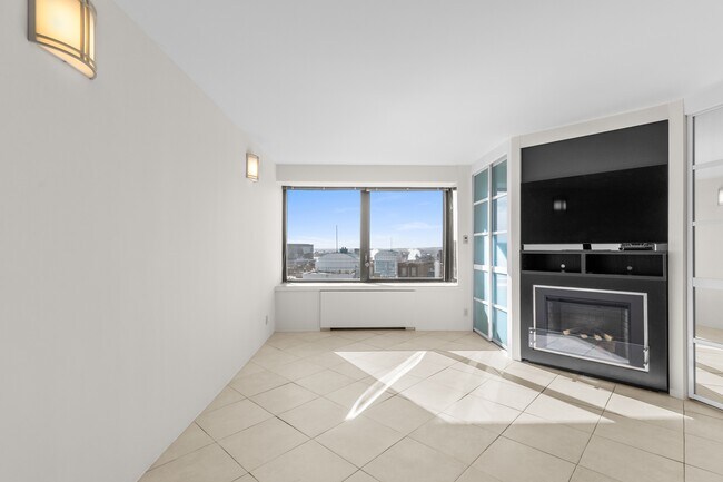 Foto del edificio - 65 E India Row