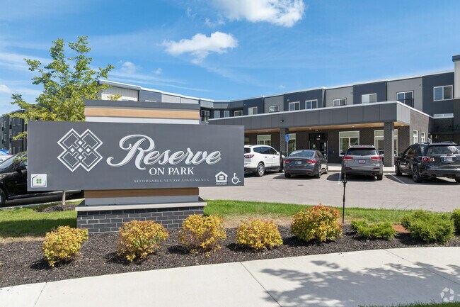 Foto del edificio - Reserve on Park