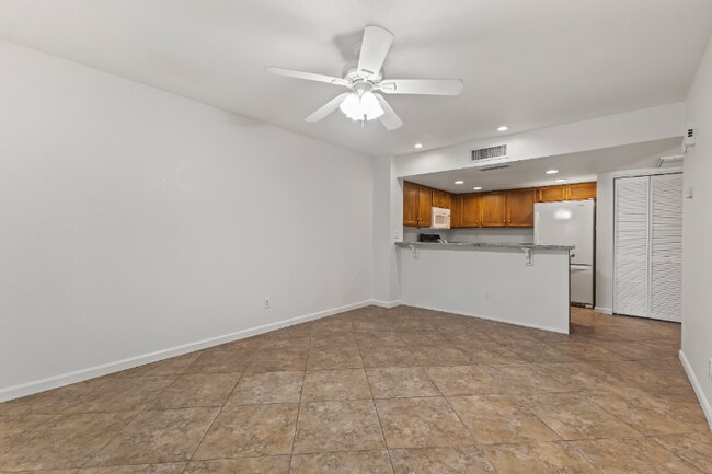 Foto del edificio - 4730 W Northern Ave