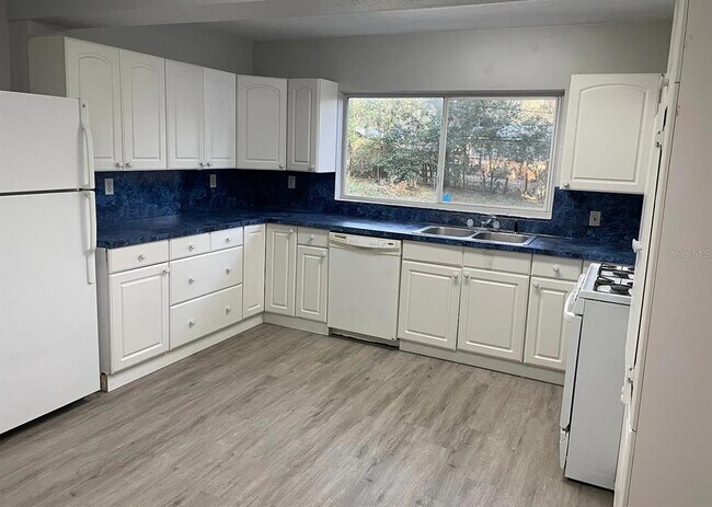 Foto del edificio - 3811 SW 20th St