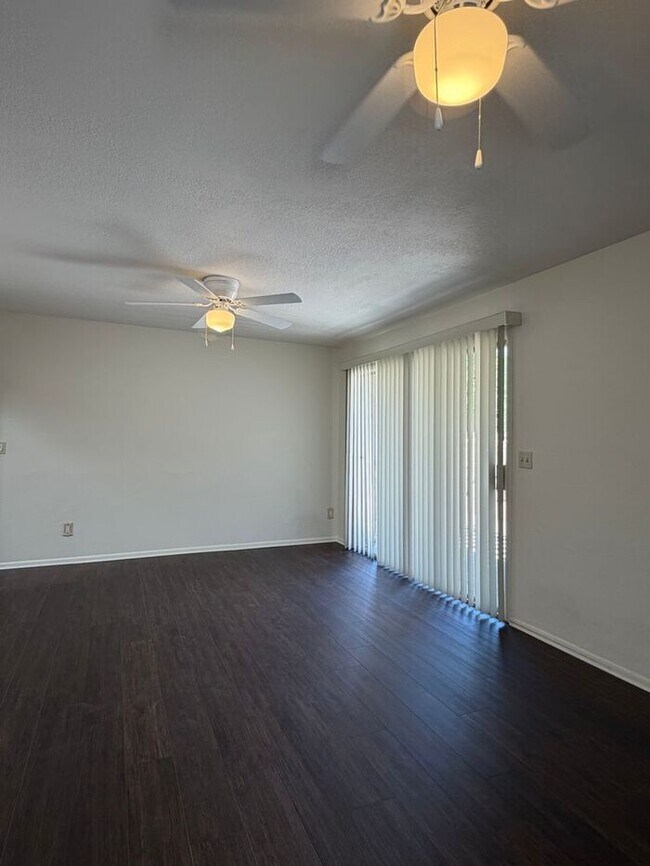 Foto del edificio - Stylishly Remodeled 2-Bedroom 2 Bath Townhome in Pueblo Villas