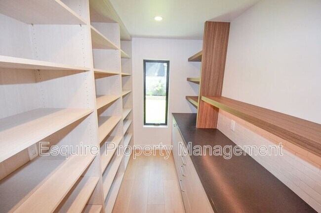 Foto del edificio - 1530 Dapple Ave