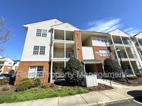 Building Photo - 830 Brassie Ln