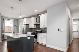 Building Photo - 1125 E Mound St