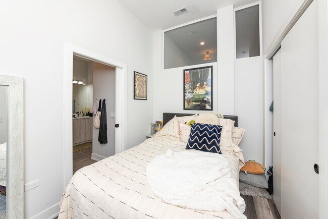Foto del edificio - 2317 N Clark St