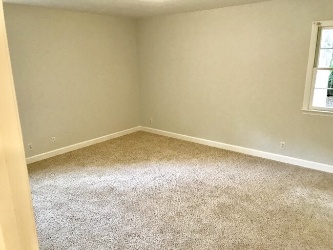 Foto del edificio - 720 Clarion Dr