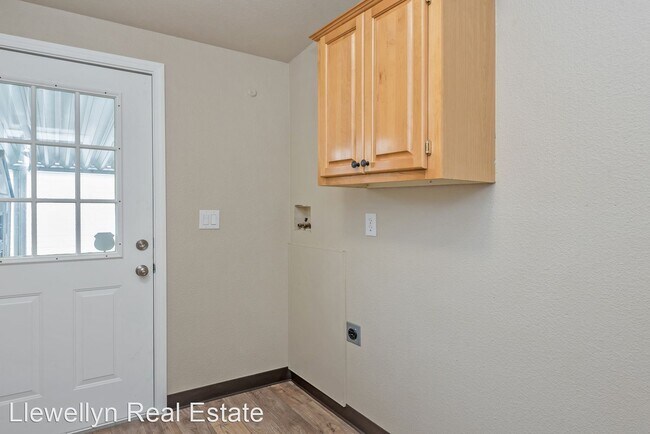 Building Photo - 15400 Southeast 155th Place