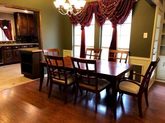 Foto del edificio - 2705 Big Oaks Dr