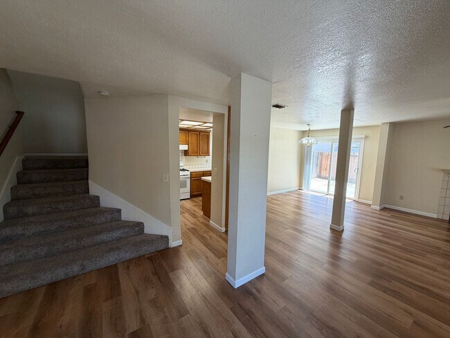 Building Photo - Large Corner Lot
