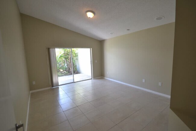 Building Photo - 2033 NW 178th Way