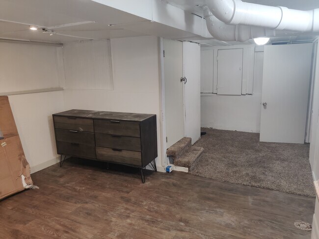 Building Photo - 825 Binford St