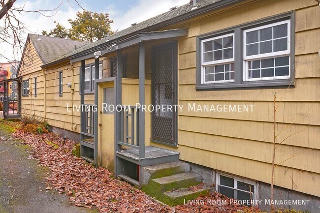 Foto del edificio - Charming 1BR Across from Powell Park w/Off...