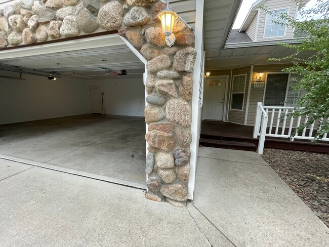 Foto del edificio - 2369 N Howell Rd