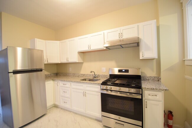 Building Photo - 4112 Edmondson Ave