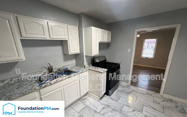 Foto del edificio - 2067 Hubert Ave