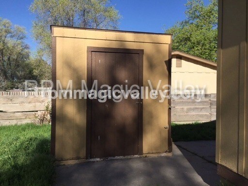 Building Photo - 219 E Avenue H