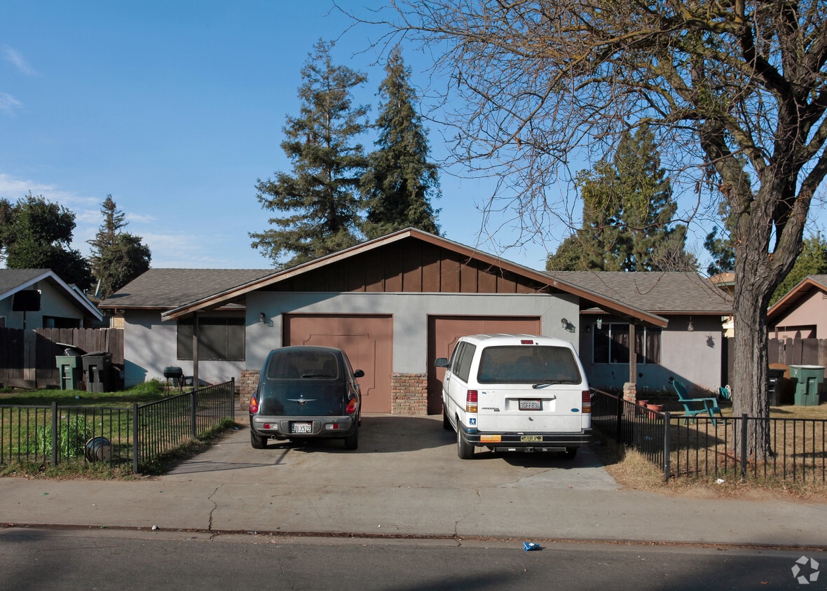 Building Photo - 209-211 N Riverside Dr