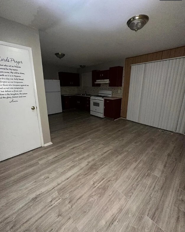 Building Photo - 10214 Castle Dr