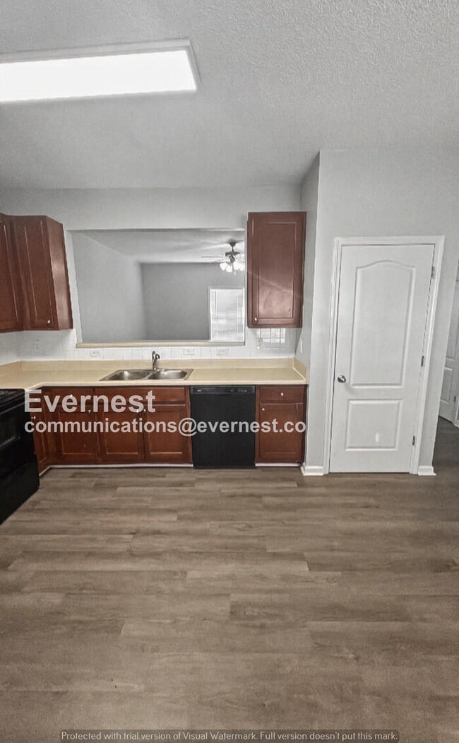 Building Photo - 8615 Thomas Ln