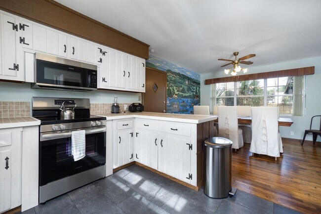 Foto del edificio - Furnished 3 Bed 2 Bath Home Near NAS Pensacola