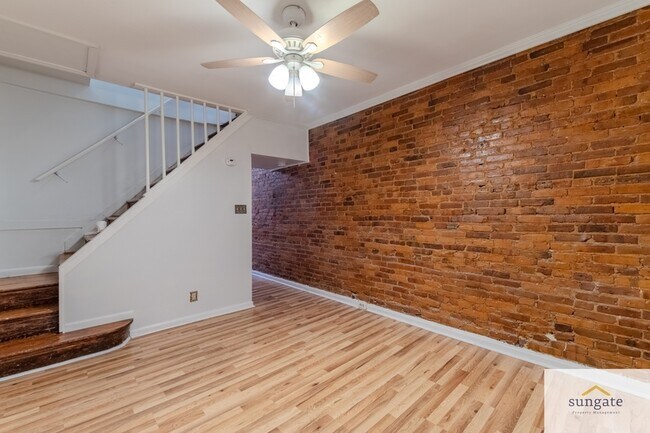 Foto del edificio - 3921 Mt Pleasant Ave