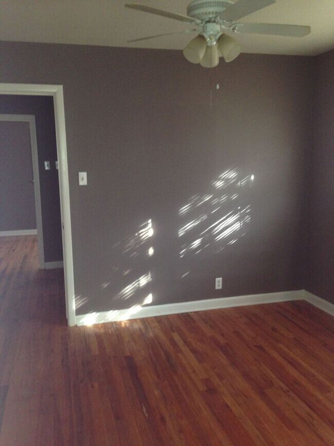 Foto del edificio - Pre Leasing for Fall 2026!! 4/2 in Medical District!