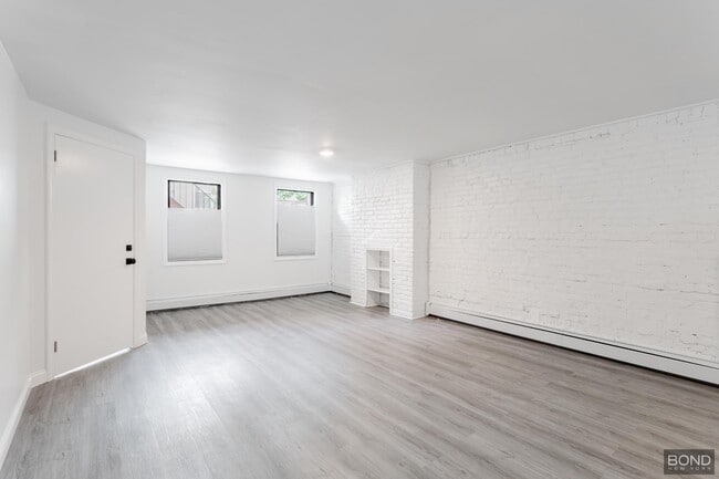 Building Photo - 228 Leonard St