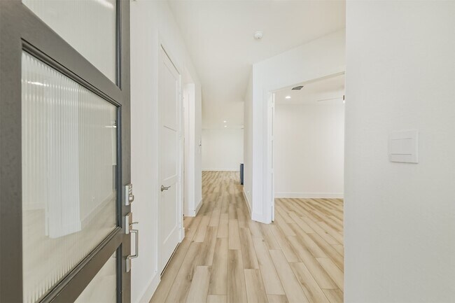 Building Photo - 218 Springfield Terrace Dr