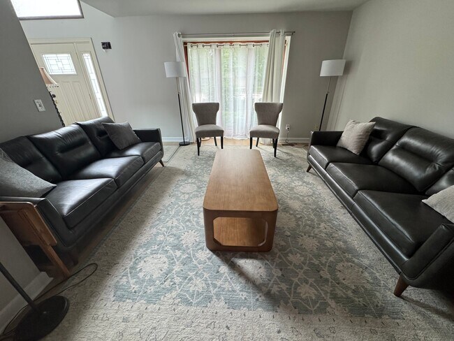 Foto del edificio - 3023 Cedarbrook Rd