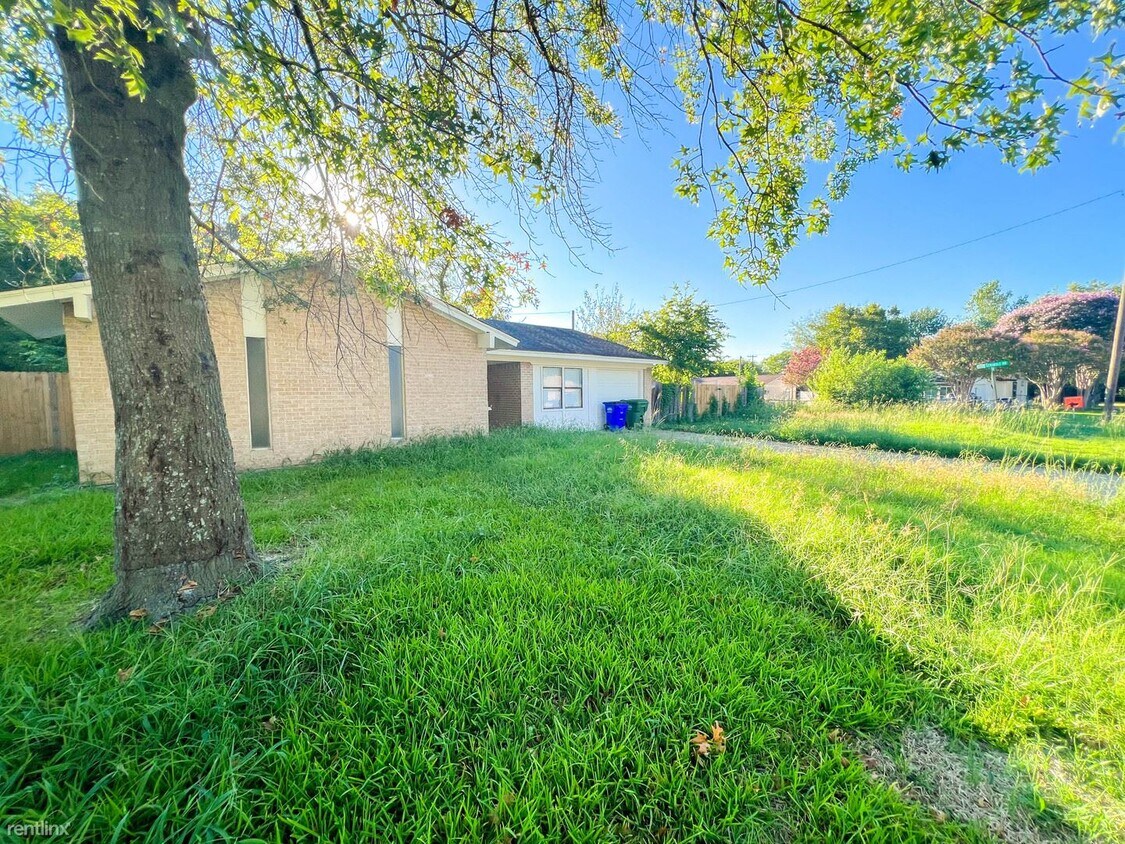 3 br, 2 bath House 4812 Navajo Dr House Rental in Balch Springs, TX