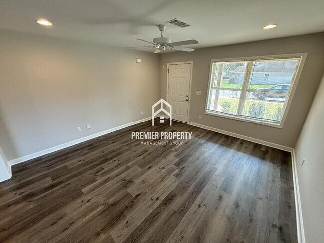 Foto del edificio - 228 Bradford Cir