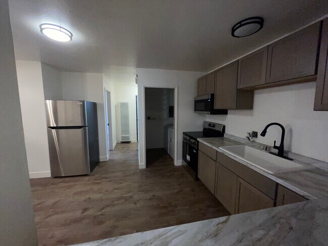Foto del edificio - 1015 Glen Rd