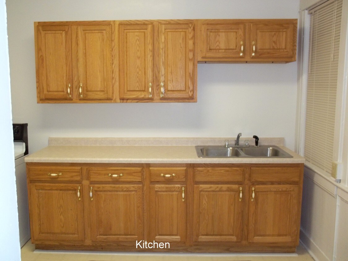 Primary Photo - 411 W Dutton St