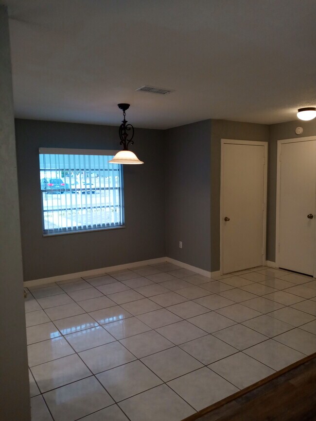 Building Photo - 4653 Crescent Rd