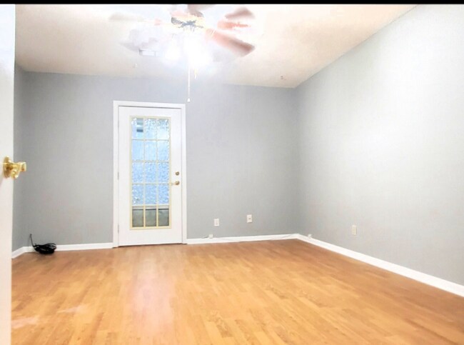 Foto del edificio - 8620 Chateau Cir