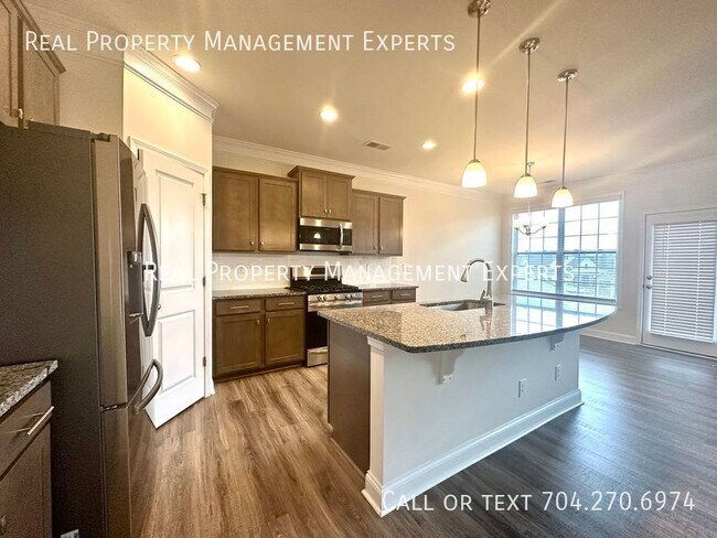 Foto del edificio - 2166 Black Forest Cove