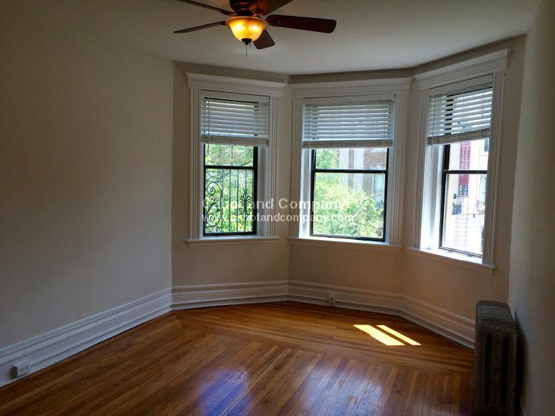 Primary Photo - 1111 Boylston St