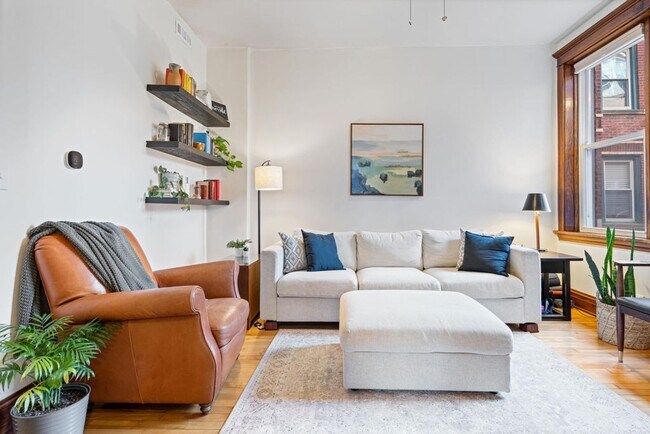 Foto del edificio - Beautiful 2BD/1BTH Apartment on Rice St!