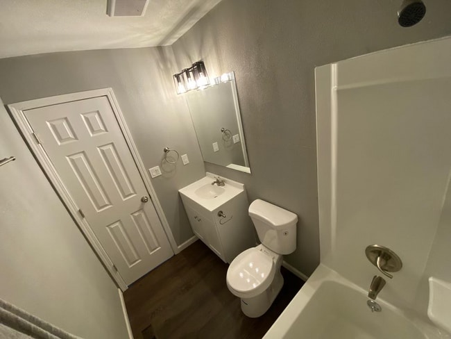 Foto del edificio - 806 Yucca Dr