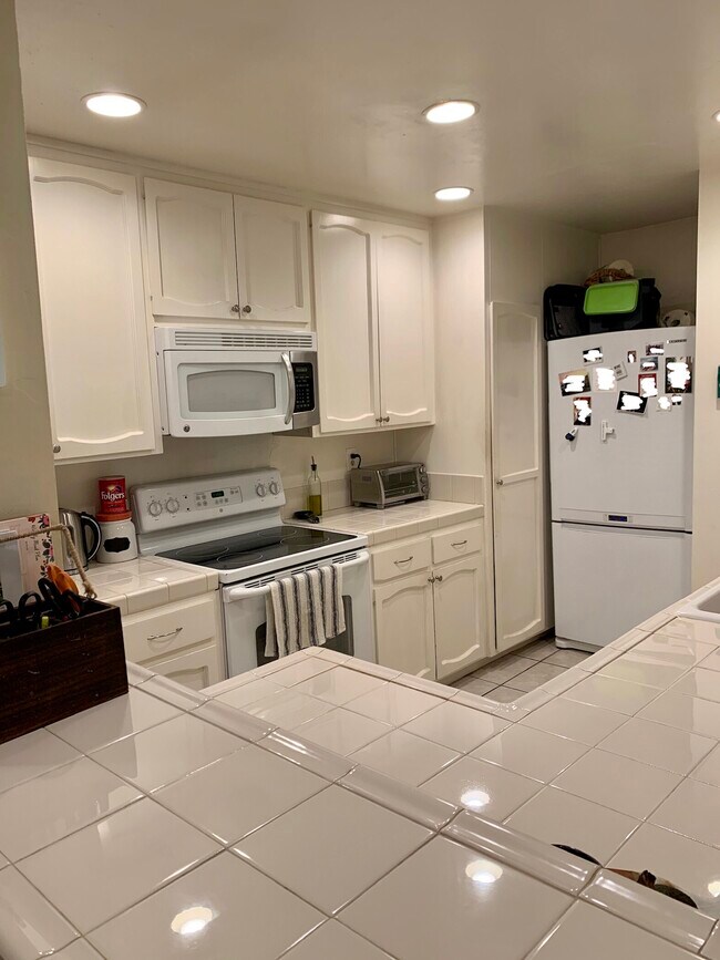 Foto del edificio - 2607 Pirineos Way