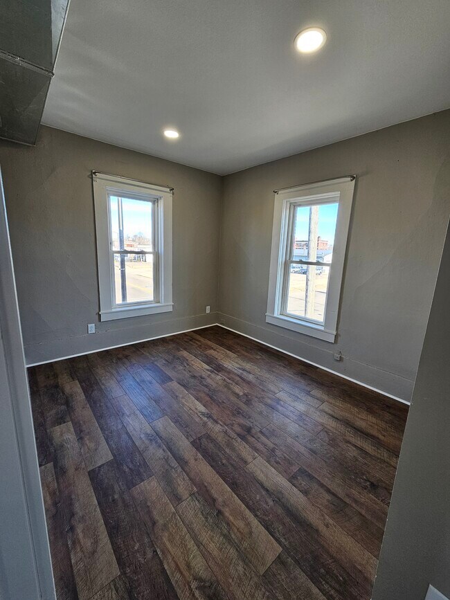 Dormitorio 2 - 502 Bay St