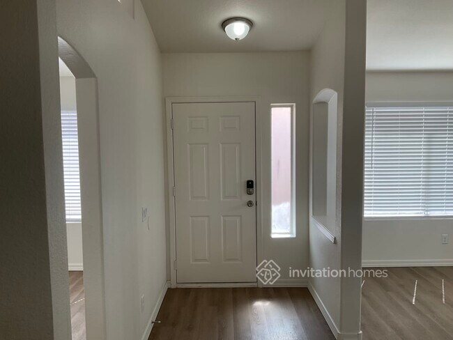 Foto del edificio - 668 N Terrace Rd