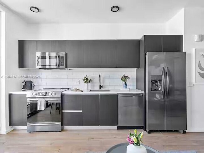 Foto del edificio - 398 NE 5th St