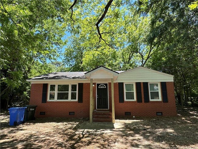 Foto del edificio - 4909 Walnut Dr