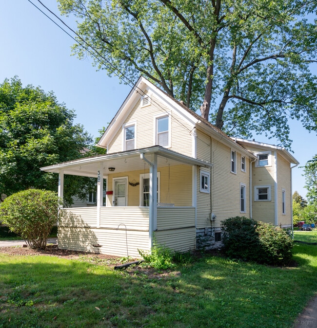 Building Photo - 308 S Washington St