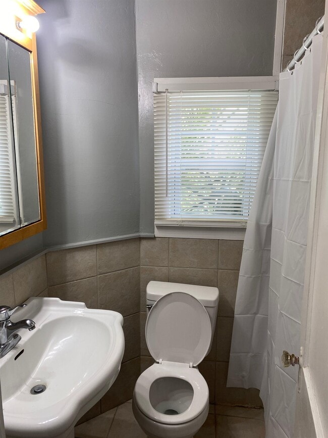 Building Photo - 1241 N Adams St