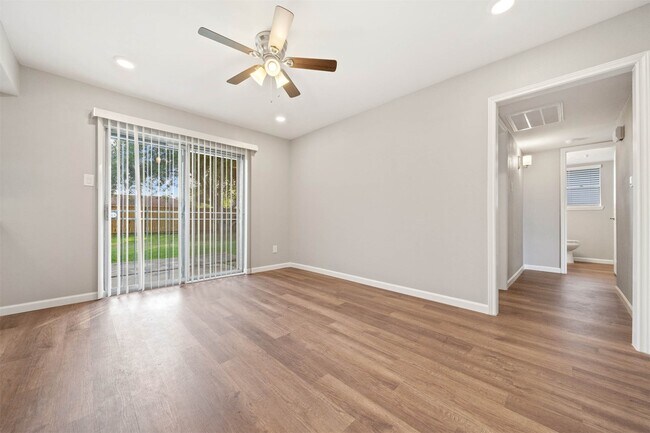 Foto del edificio - 12203 Ryewater Dr