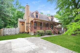 Building Photo - 1031 Huntersdell Terrace