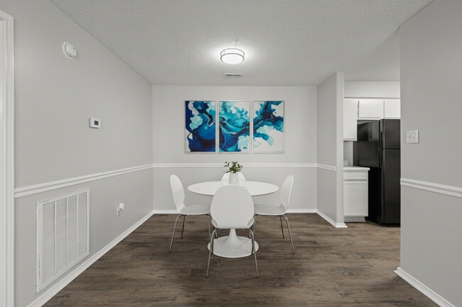 Building Photo - Courtney Square