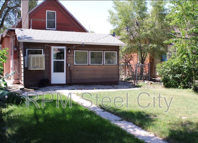 Building Photo - 1012 Cedar St